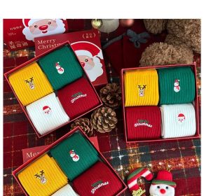 Christmas Gift Box Socks Cotton Mid-Calf Socks For Fall,Winter Women's Embroidered Socks Holiday Gifting Specialty Women's Socks Womenswear (Option: White Red Green Yellow)